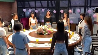 ไม่มีใครเป็นพรหมจารีเลย