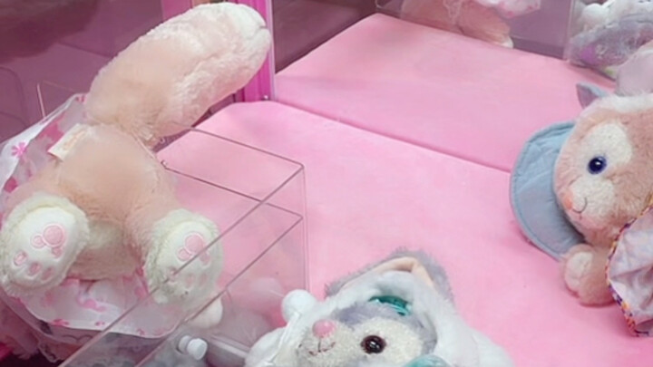 When a claw machine gets stuck with a doll wedged in the opening, don’t just call the staff—use this