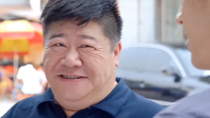Sửa xe cũng có thể diễn thành tấu hài, ông chủ và anh thợ cãi nhau còn thú vị hơn cả việc sửa xe