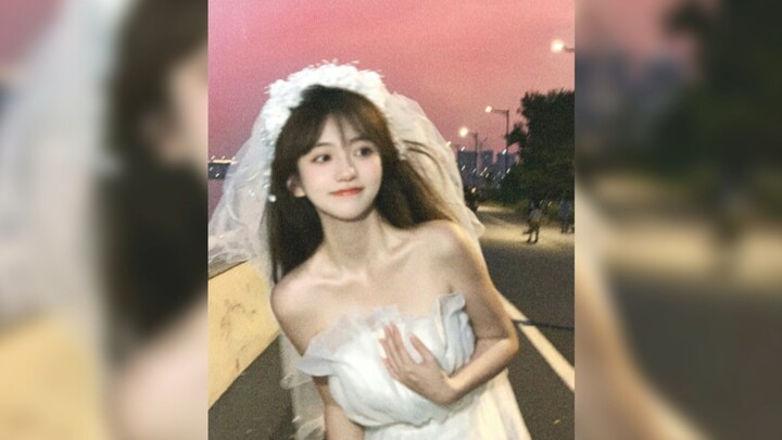 “洁白的婚纱令人心动”