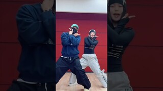 Kyujin And Changbin Challenge "Soñar" #ytshorts #fypシ #recommended #shorts #youtubeshorts #ytshorts