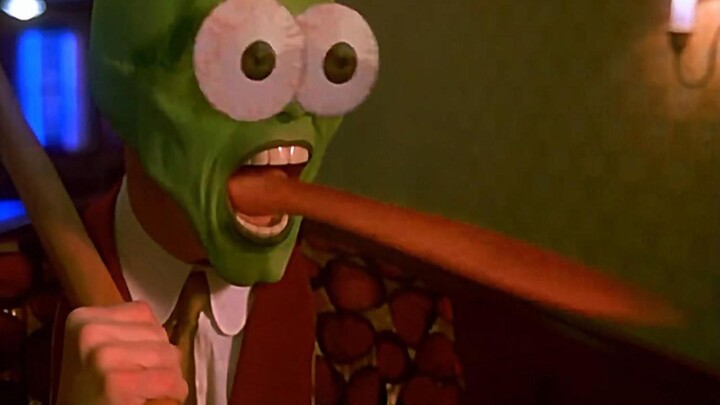 كان المخرج ينوي تصوير فيلم رعب، لكن بعد وصول جيم كاري تحول الفيلم إلى كوميديا بعنوان «ذا ماسك».