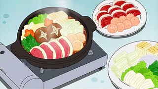 “鸭肉火锅,汤汁浓郁却不多,非常适合配饭。你可以加入鸭掌和鸭肠,味道同样美味。”