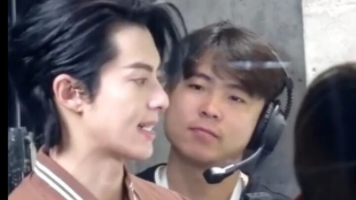 Wang Hedi's staff looked at his expression! He is indeed a male fan harvester!