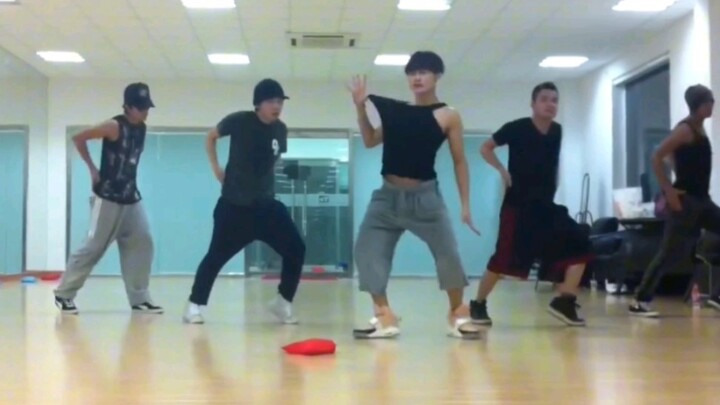 MIC男团的齐舞既上头又难忘！