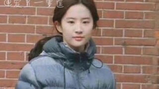Liu Yifei probably has that awesome face syndrome 😂