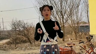 Hanya Karena Kamu Begitu Cantik (Edisi Overall Pedesaan)