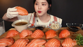 SUB) !🍣 Giant Salmon Sushi Mukbang ASMR