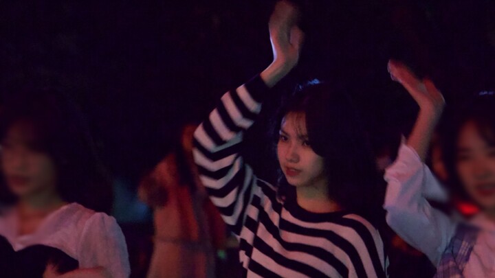 [Savage cover dance] Female high school student club recruits new members to perform a cover dance o