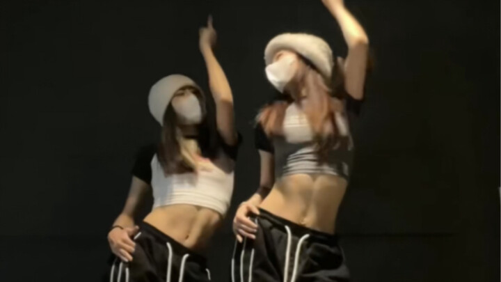 left right Where is the girl who flipped over the fork