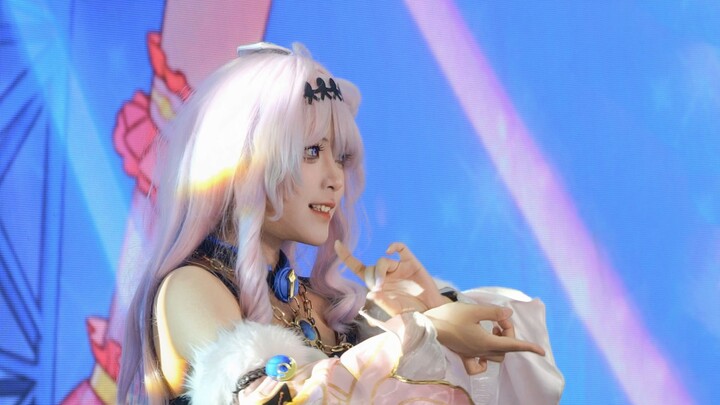 ที่หางโจวงานคอมมิคแห่งชาติ ถ่ายภาพได้ดานิยาสุดคิกขุ!