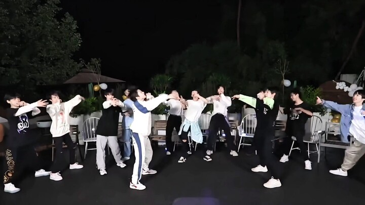 [TF Generasi Ketiga] Bagian ini benar-benar mencerminkan esensi khas dari "semangat tiga lawan satu"