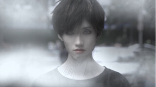 仿拍十字路口的美少年，后期加的眼白和线条