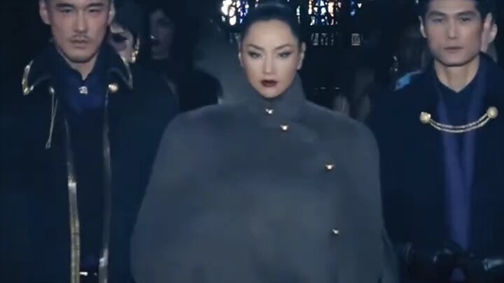 Qu Ying in Chanel: Old or not, it's still Chanel!