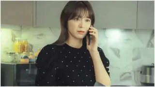 Song Ji In Blows A Fuse While Talking On The Phone With Im Hye Young In “Love Ft  Marriage And Divor