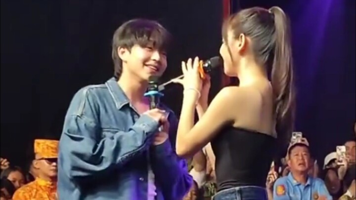 Ashbin singing Tadhana