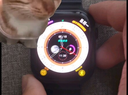 عندما فجأة قامت المدرسة بتفتيش الساعات الذكية...