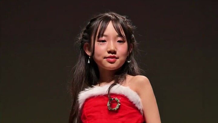 Buổi biểu diễn Giáng sinh của Little Lolita