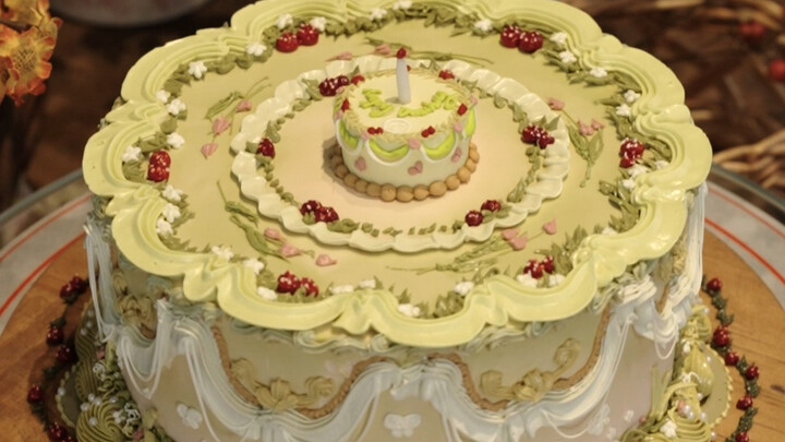 A super heartwarming cake-making process—when green takes center stage in an autumnal dessert, it’s 