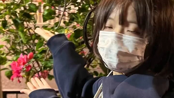 วันนี้ฉันเห็นสาวน้อยน่ารักมากอยู่บนถนน