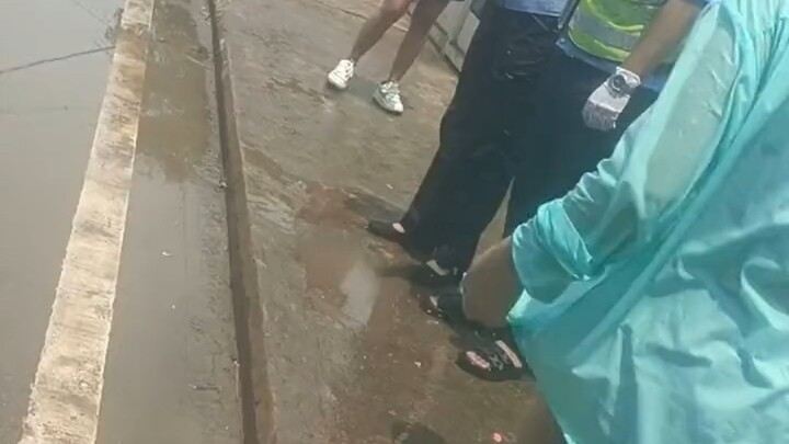 كأنها قالت شيئًا، وكأنها لم تقل أي شيء! فجأة شعرت بالحزن!