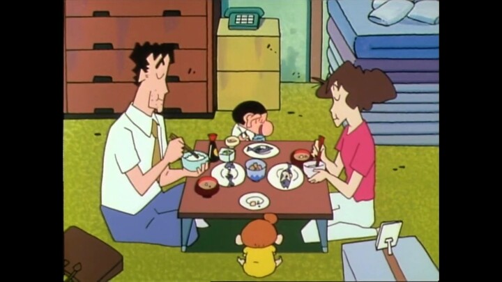 [Crayon Shin-chan] Today's breakfast is very rich, salted fish rice porridge, my crotch hurts and th