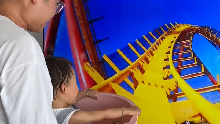 Seandainya ada taman kanak-kanak, pasti tidak akan sampai naik roller coaster lalu dibohongi oleh ay