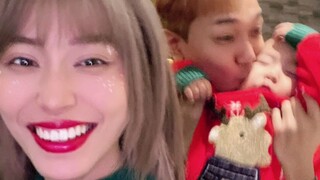 Saya mengambil foto Natal bersama Lu Jie dan Da Jieshi untuk membuat Da Jieshi bahagia.