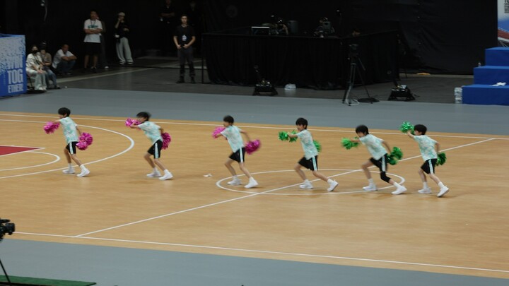 ألعاب صيفية 2025 لعائلة TF، الرقص الكامل في منتصف الملعب لمتدربين الجيل الخامس