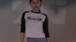 ห้องซ้อม RUKA YG วิดีโอเต้น "ไร้สาระ"