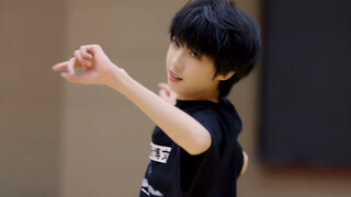 [Yang Bowen] This body control ability is definitely one of the four dances in the May dance assessm