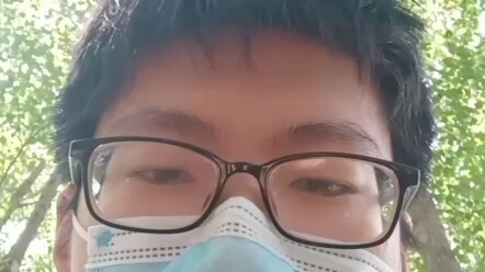 Pada hari kelulusan tiga tahun SMA, Sekolah Menengah No. 2 Hengshui memberiku sebongkah kotoran...