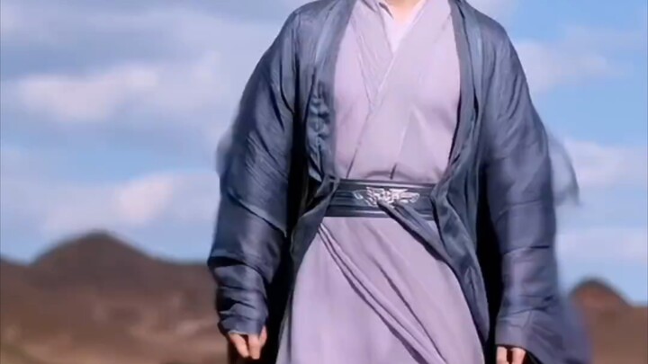 The wind is so strong... Sure enough, Guoguo really does have a yellow heart, haha.
