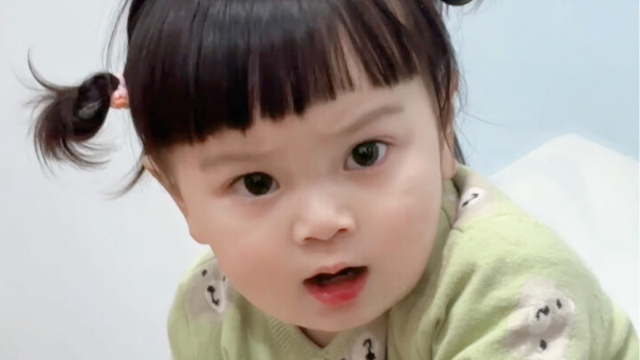 เมื่อฉันกัดชีสแท่งของเธอเข้าไปคำเดียว