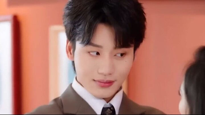 มาตรารักบรรทัดแรก เจียงโยว่เวย