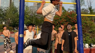 هل كل الناس في تشنغدو نساء مزيفات؟ دعوني أريكم رجال تشنغدو الأقوياء.