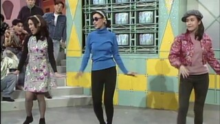 لوفانغ ولي ميفينغ وروان تشاوشيانغ – الفتاة في الثامنة عشرة زهرة جميلة، النسخة المضحكة