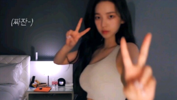 Outfit change + I’m dizzy! aespa’s Karina’s U.S. vlog room cut