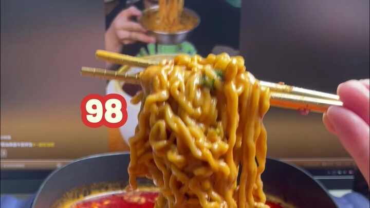 Pensiun di Timur Laut pada usia 35 tahun: Hari ini ikut Zhou Hei Ya makan enak!