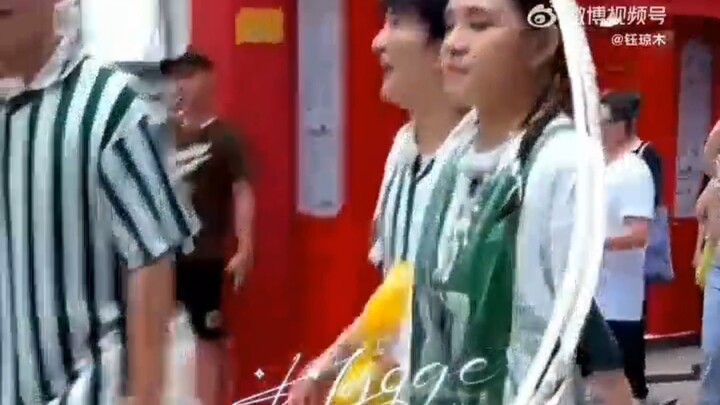 โจวเซินขับร้องในพิธีจบการศึกษาของนักศึกษาระดับปริญญาเอกมหาวิทยาลัยปักกิ่ง จางไค่: เซินเซิน…คุณไปทำอะ
