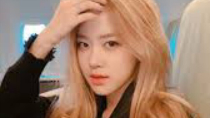 Rosie from BLACKPINK gifted fans a short song.
