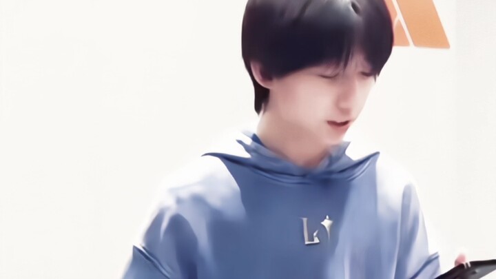 杨博文的魅力在于随便蹦几下都很帅