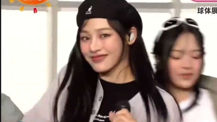 [MINJI] Woke up super early! "Supernatural + Bubble Gum" Japanese stage premiere — NewJeans 240621