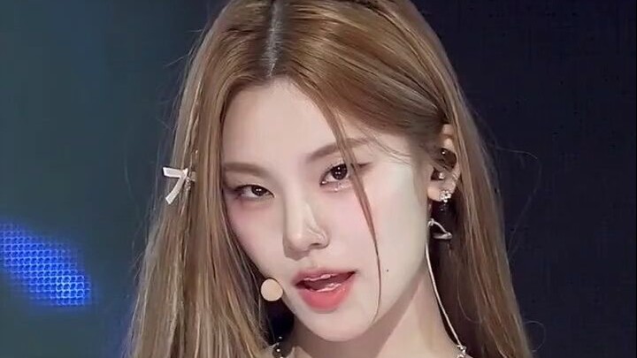 [Hwang Gyuri] A Hairstyling Pro!