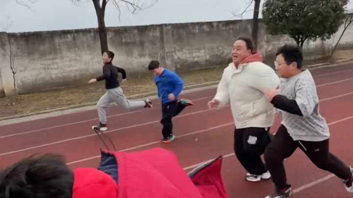 Thử thách làm học sinh tiểu học một ngày?