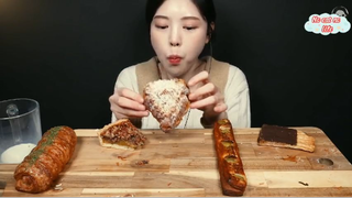 Bánh sừng bò sô cô la và bánh tart xúc xích 5 #amthuc