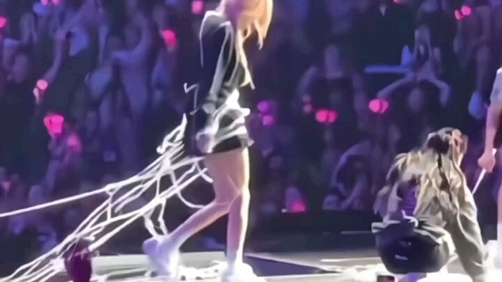 تلك الآراء التي تشكك في الأمر وكأنها شرائط ملونة لا يمكن التخلص منها—روزي