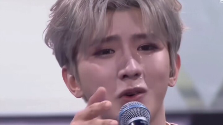 مجرد شخص عادي، أشعر بالملل حقًا، لقد لعب كرة السلة فقط، ولا أعتقد أن الجميع بحاجة إلى التذمر والجدال