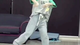 怎么随便扭扭都这么好看啊！【张函瑞女团舞】