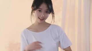 Chủ đề Trinity cười trước vẻ đẹp thuần khiết của sông hồ
